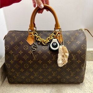 Vintage Louis Vuitton Speedy 35 - AUTHENTIC, bag charms not included